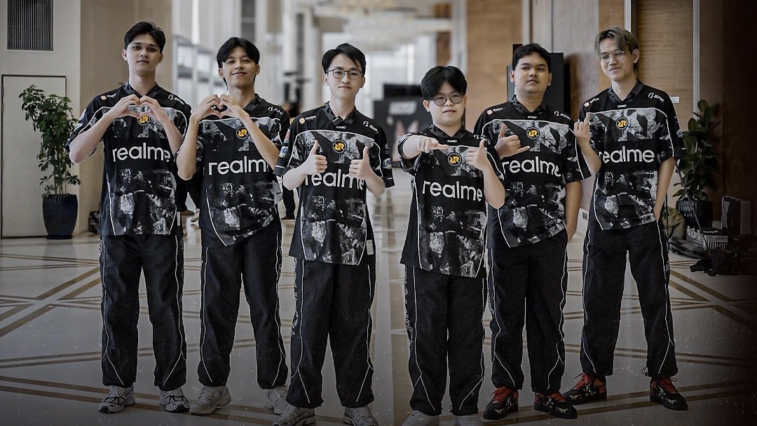 RRQ Hoshi Menang Telak di Laga Perdana MSC x EWC 2025!